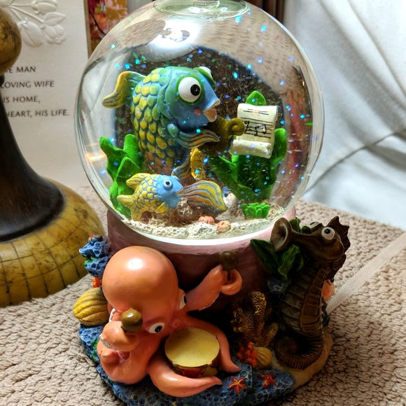 Musical Sea Snow Globe